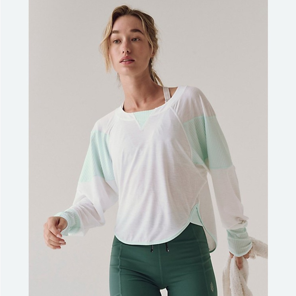 FP MOVEMENT Spotlight Long Sleeve Layer / White + Navy Combo medium